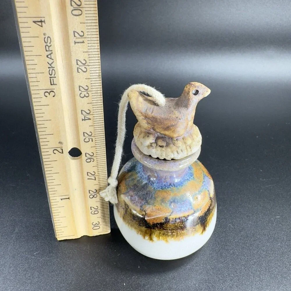 Hand‎ Made Pottery Oil Diffuser Bird Stopper Lid Stoneware Artist Signed Vintage
